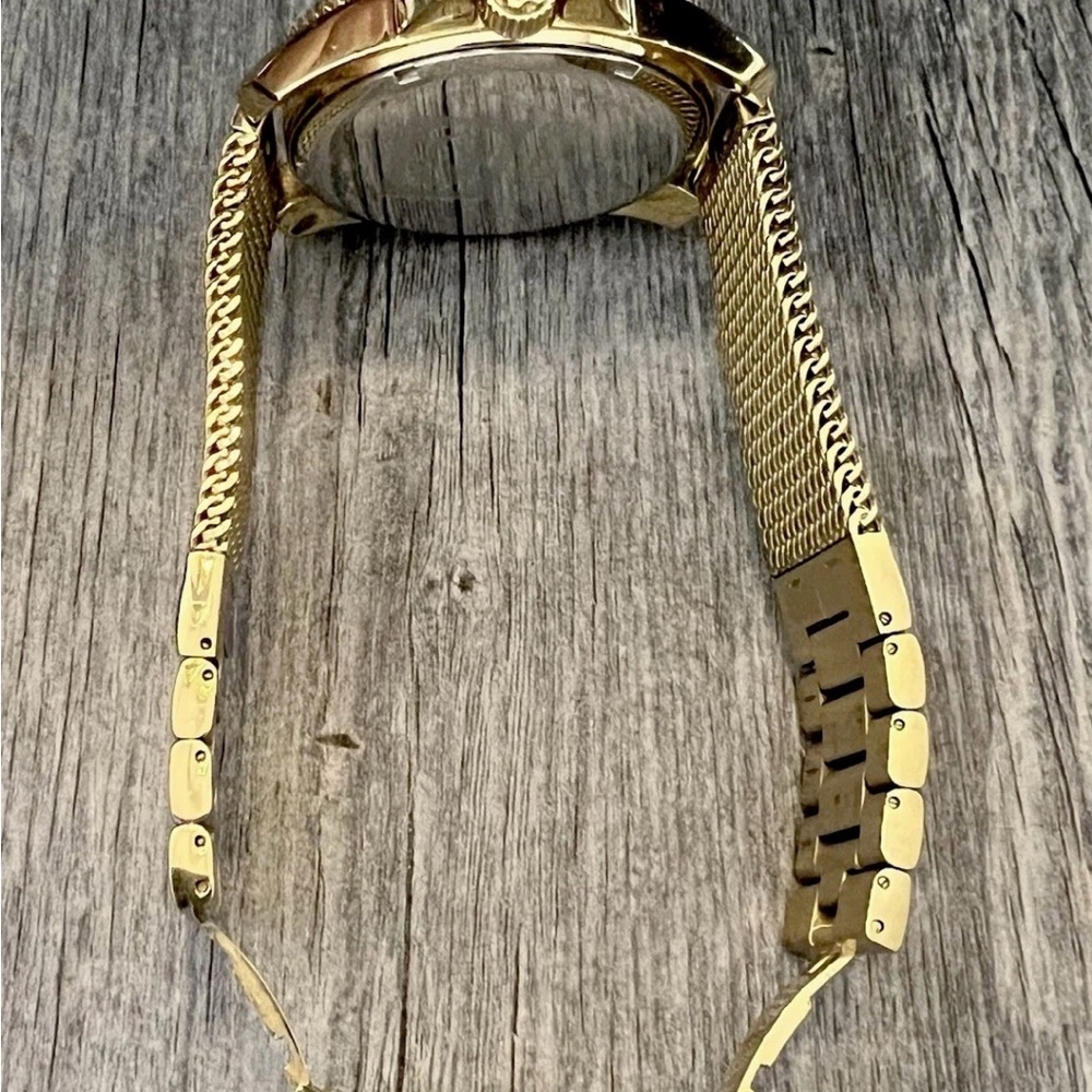 Marc Ecko Luxurious Gold Men's Watch 
‼️READ PLEASE NEED NEW BATTERIES BRAND NEW - Picture 2 of 4
